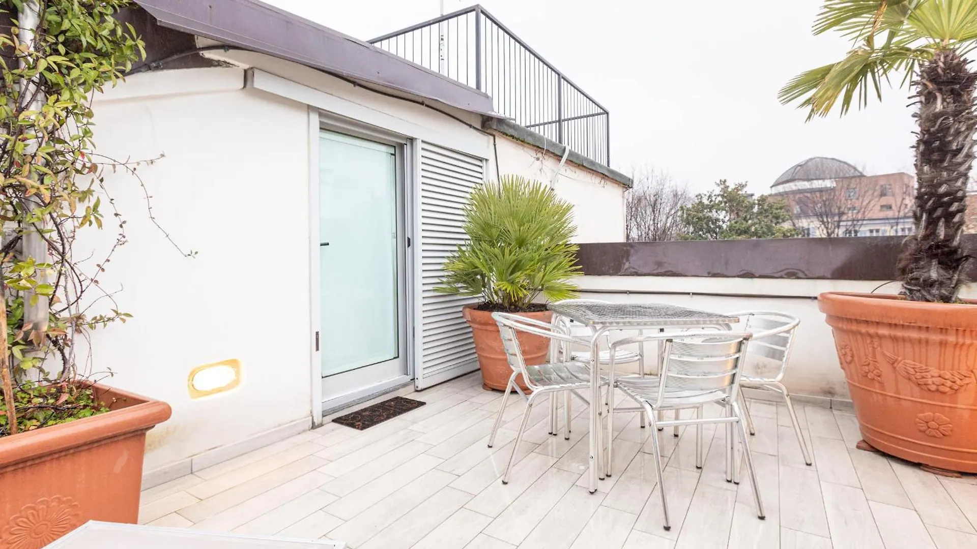 Monte Napoleone Split-Level Terrace Apartment - Top Collection Mailand