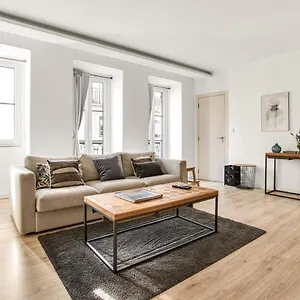 Modern 2 Bedroom In Estrela With Outside Terrace! Amazing For Families, Couples, Friends Apartment Lisbon