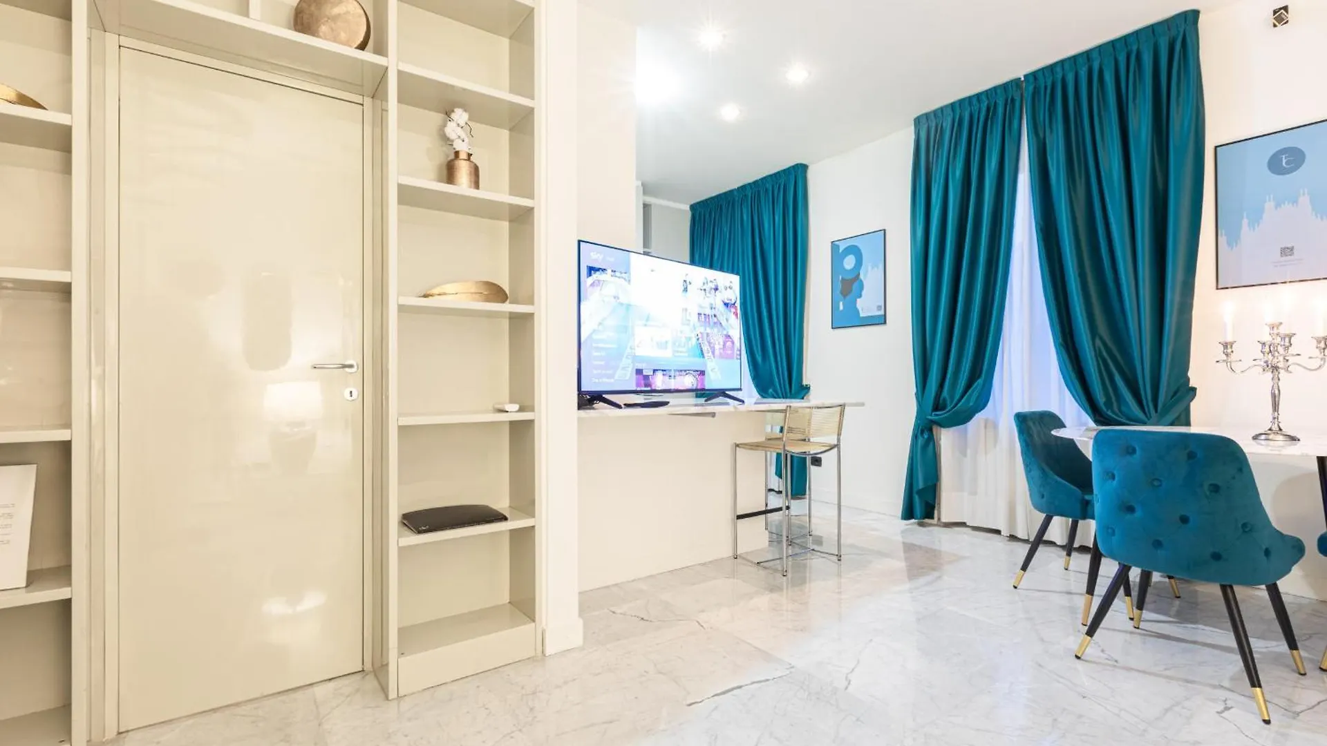 Monte Napoleone Split-Level Terrace Apartment - Top Collection Milan