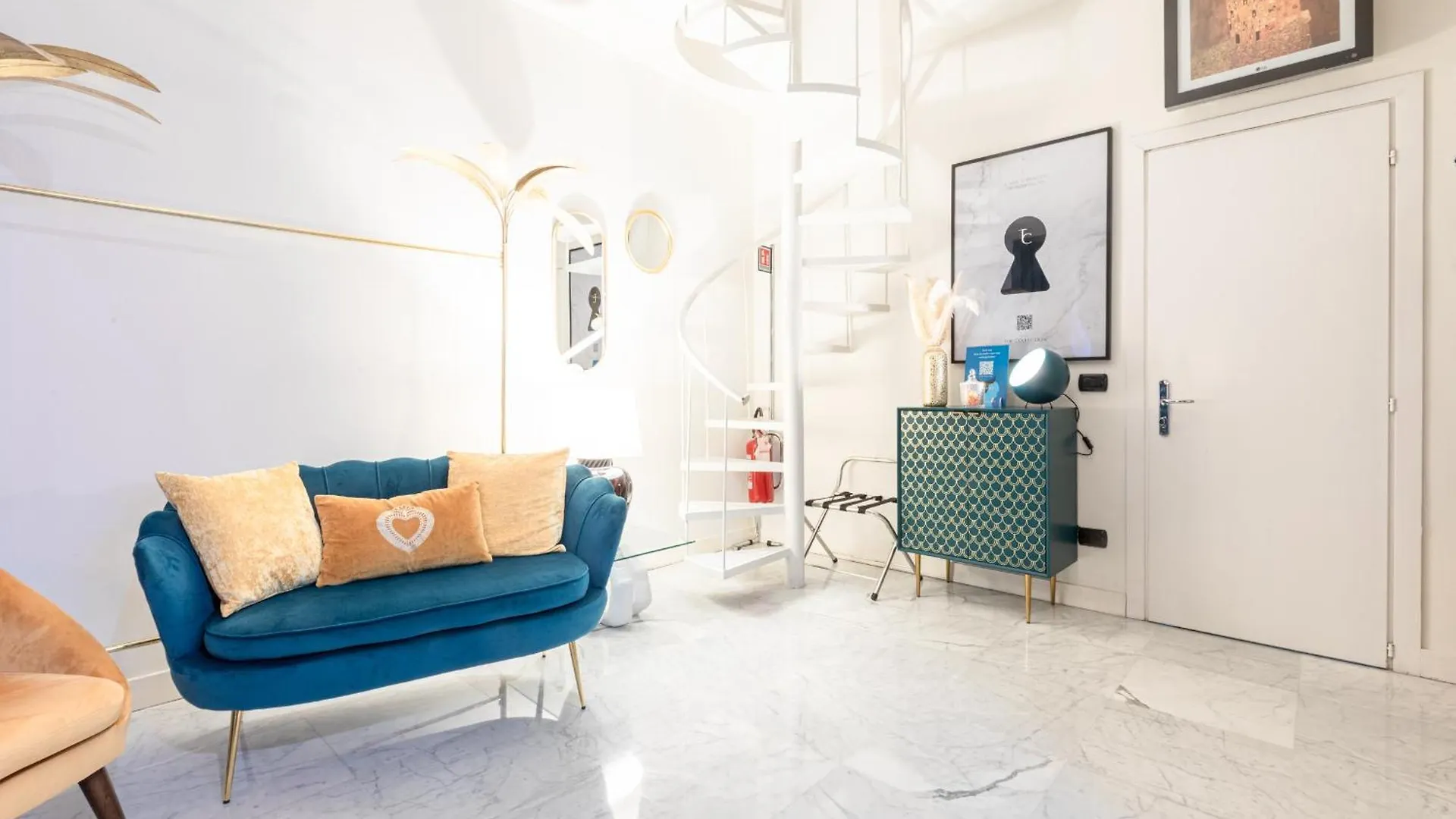 Monte Napoleone Split-Level Terrace Apartment - Top Collection Milan