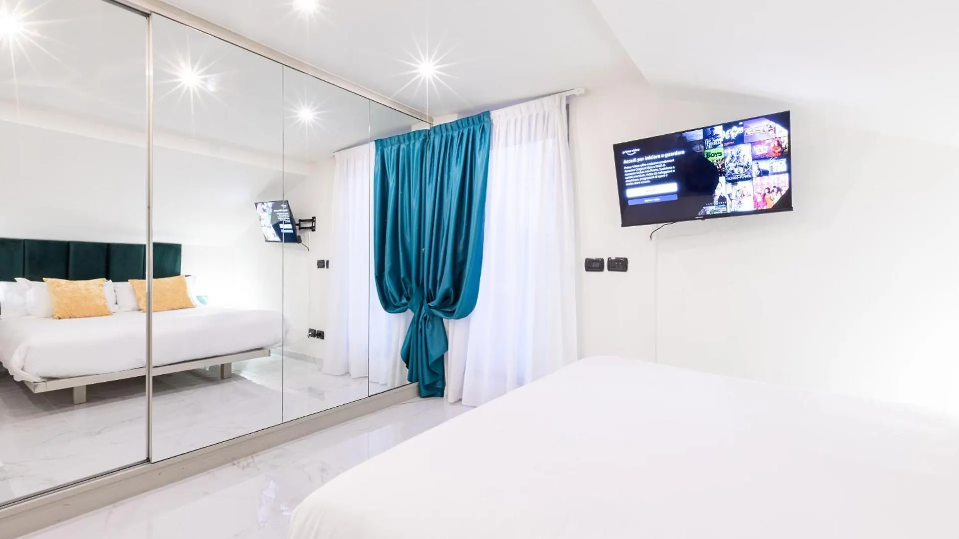 Monte Napoleone Split-Level Terrace Apartment - Top Collection Milan Italy
