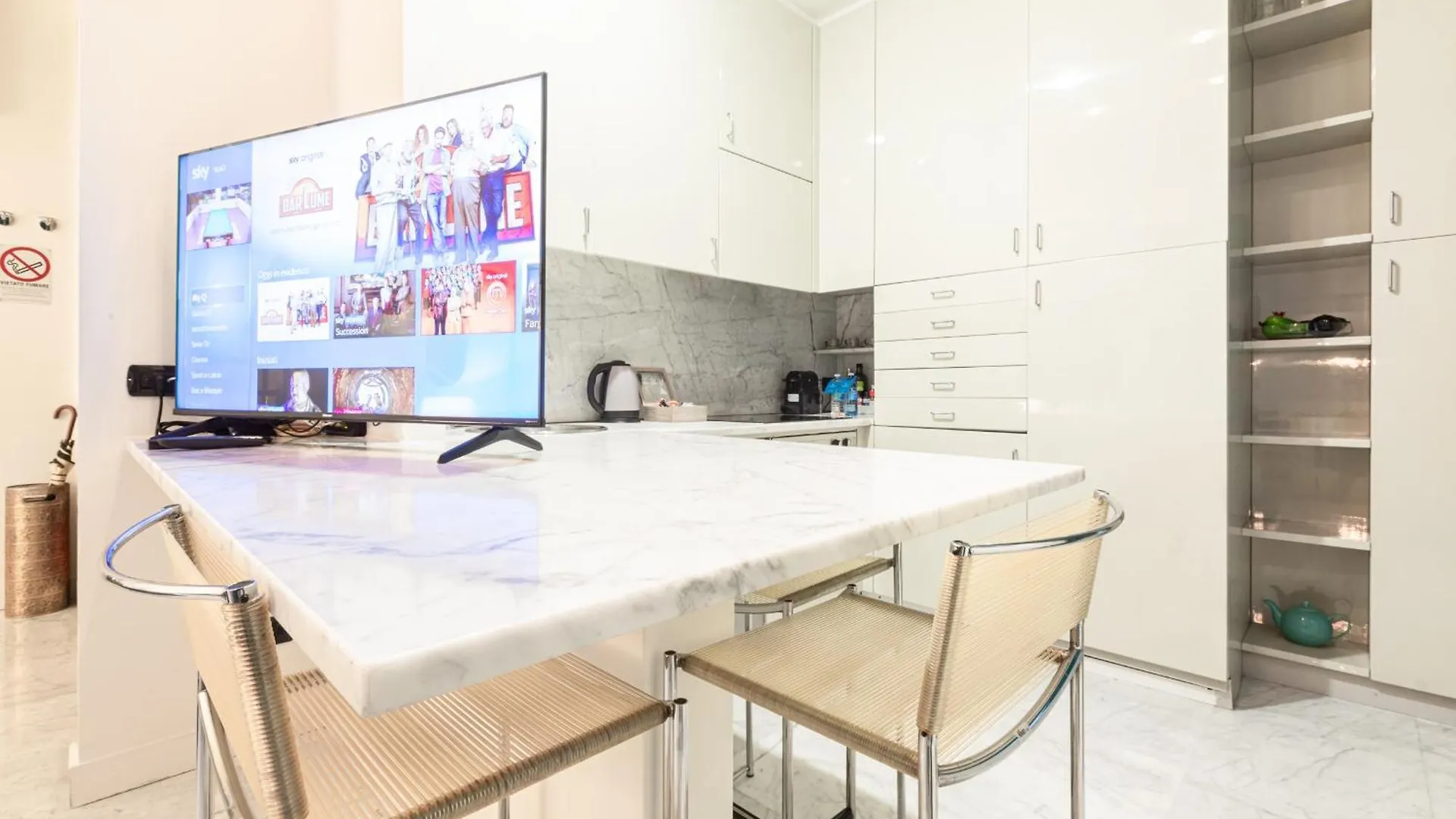 Monte Napoleone Split-Level Terrace Apartment - Top Collection Milan