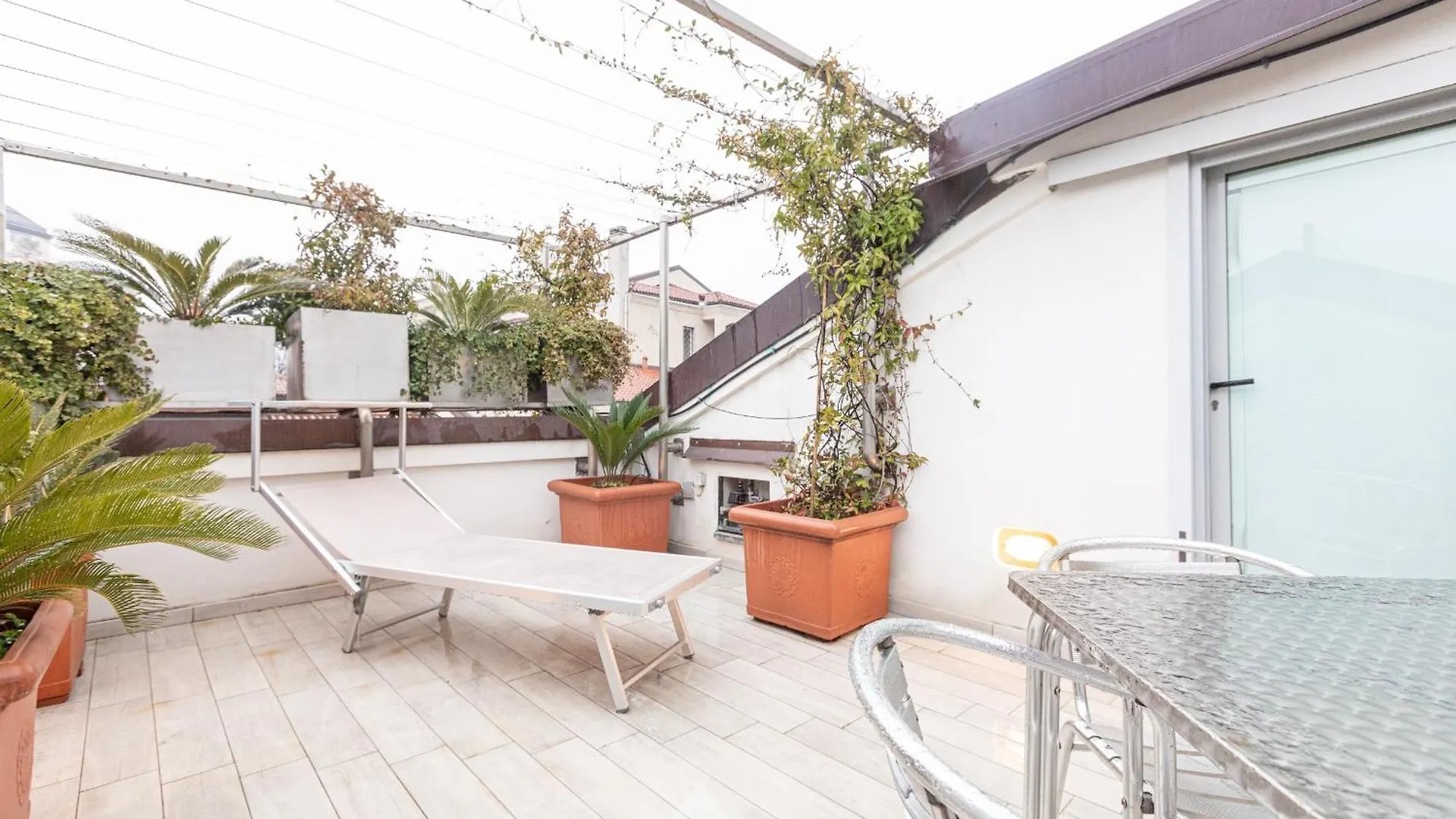 Monte Napoleone Split-Level Terrace Apartment - Top Collection Milan Italy