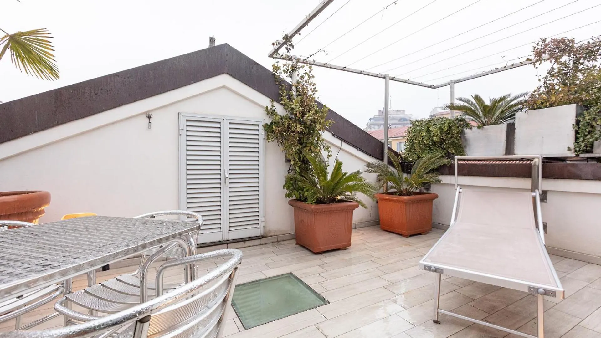 Monte Napoleone Split-Level Terrace Apartment - Top Collection Milan
